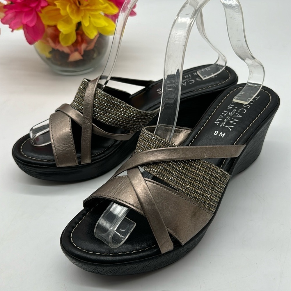 Tuscany by Easy Street Gold Wedge Sandals Size 9 MCW6502C